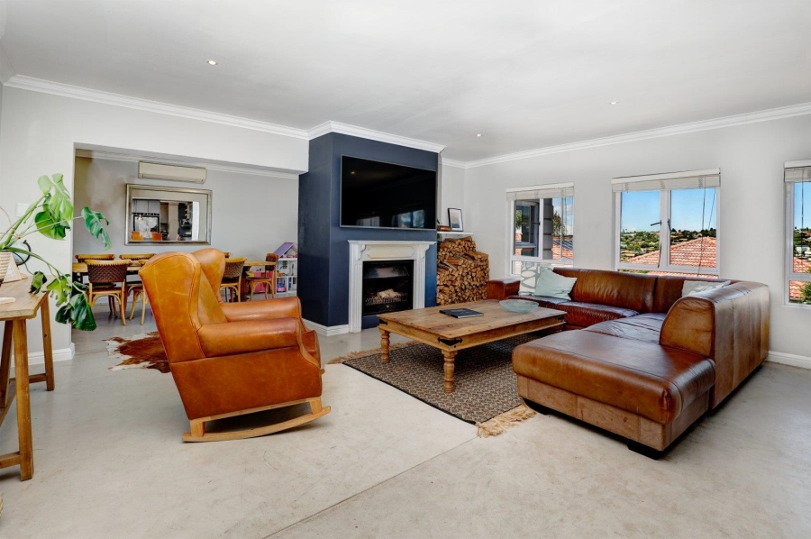 4 Bedroom Property for Sale in Van Riebeeckshof Western Cape